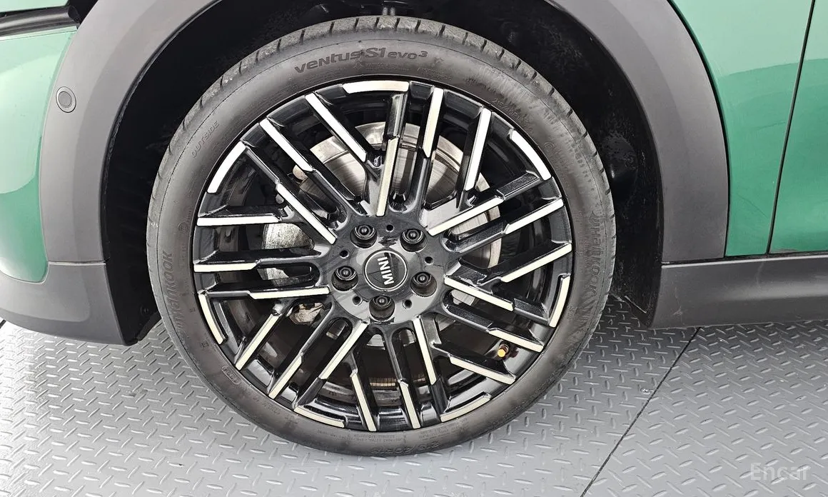 Mini Cooper 2024 Favoured