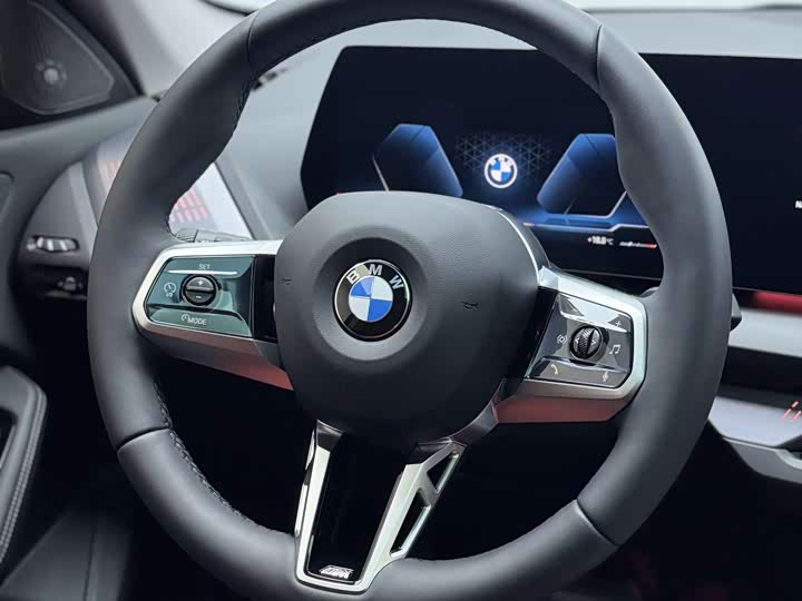 BMW 2 Series 2025 2025款 225L M运动曜夜套装