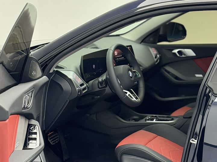 BMW 2 Series 2025 2025款 225L M运动曜夜套装