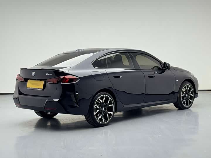 BMW 2 Series 2025 2025款 225L M运动曜夜套装