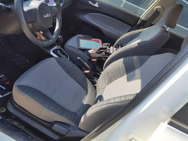 Kia Pegas 2020 2020款 改款 1.4L 自动舒适天窗版