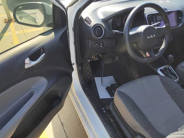 Kia Pegas 2020 2020款 改款 1.4L 自动舒适天窗版