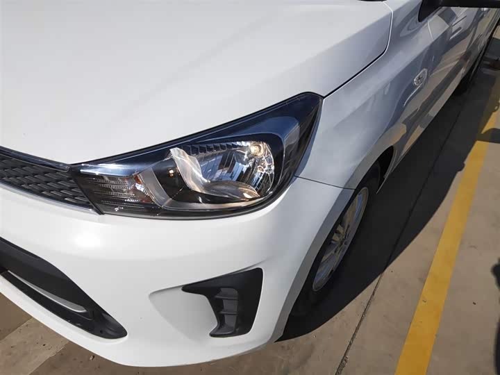 Kia Pegas 2020 2020款 改款 1.4L 自动舒适天窗版