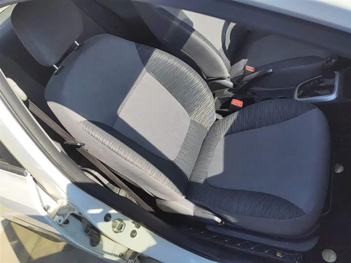 Kia Pegas 2020 2020款 改款 1.4L 自动舒适天窗版