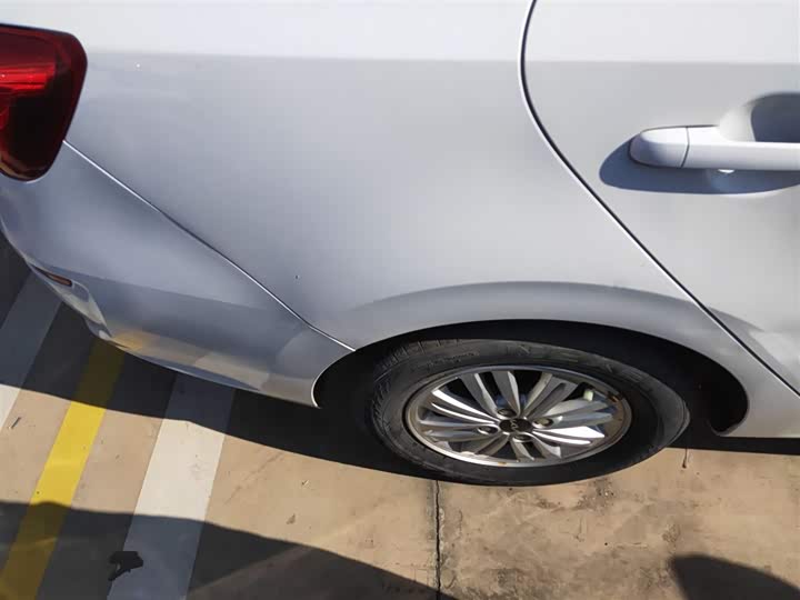 Kia Pegas 2020 2020款 改款 1.4L 自动舒适天窗版