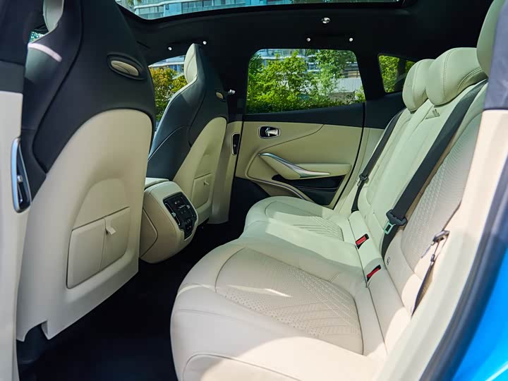 Aston Martin DBX 2022 2022款 3.0T STRAIGHT-SIX