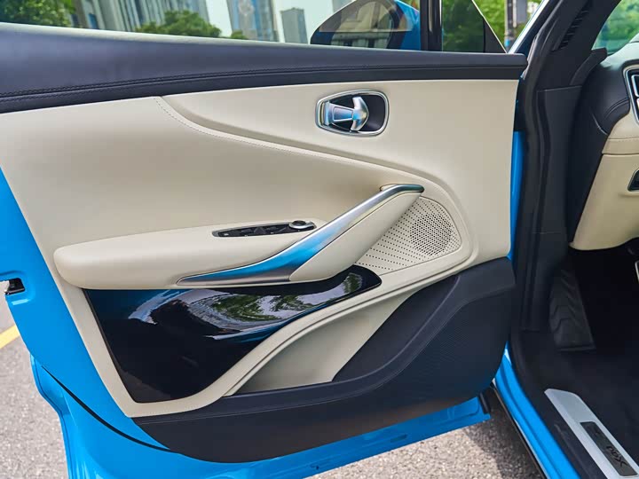 Aston Martin DBX 2022 2022款 3.0T STRAIGHT-SIX