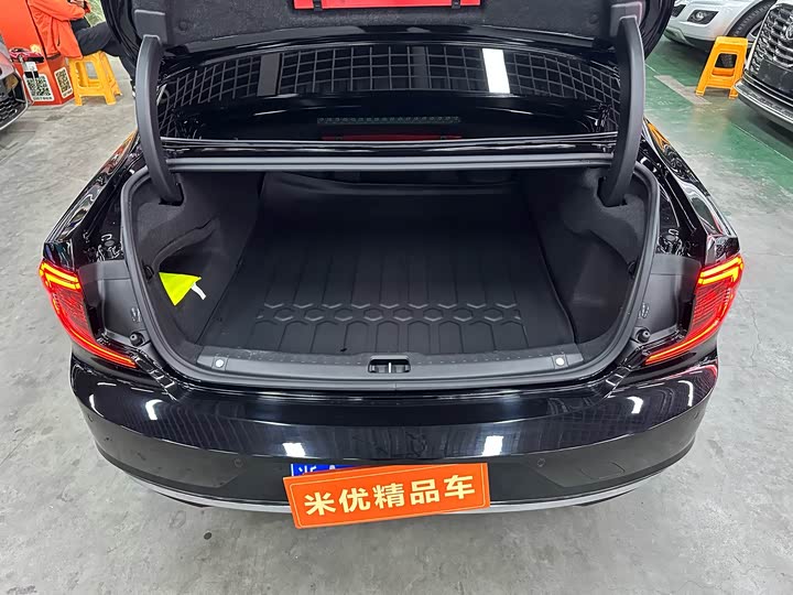Volvo S90 2025 2025款 B5 智雅豪华版