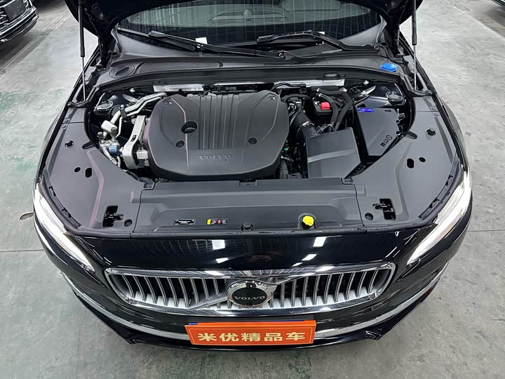 Volvo S90 2025 2025款 B5 智雅豪华版