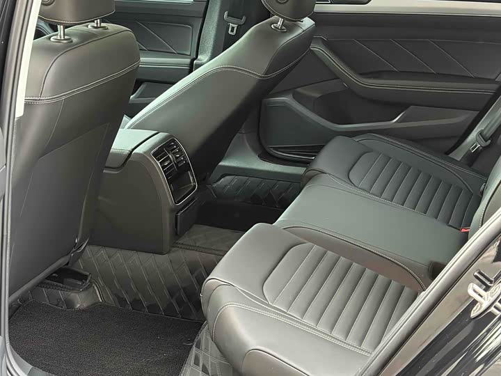 Volkswagen Magotan 2025 2025款 众享款 280TSI DSG舒适型