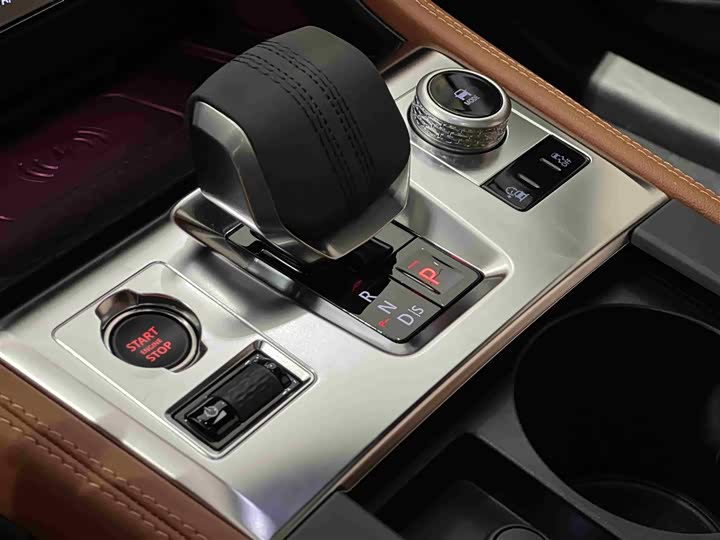 Jaguar F-Pace 2024 2024款 P250 R-Dynamic SE