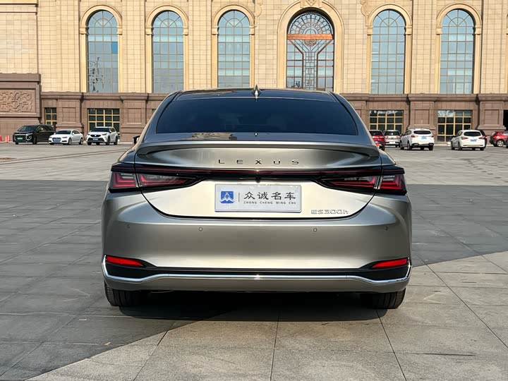 Lexus ES 2025 2025款 300h 臻享版