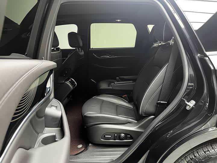 Buick Enclave 2022 2022款 652T 四驱尊享旗舰型 6座