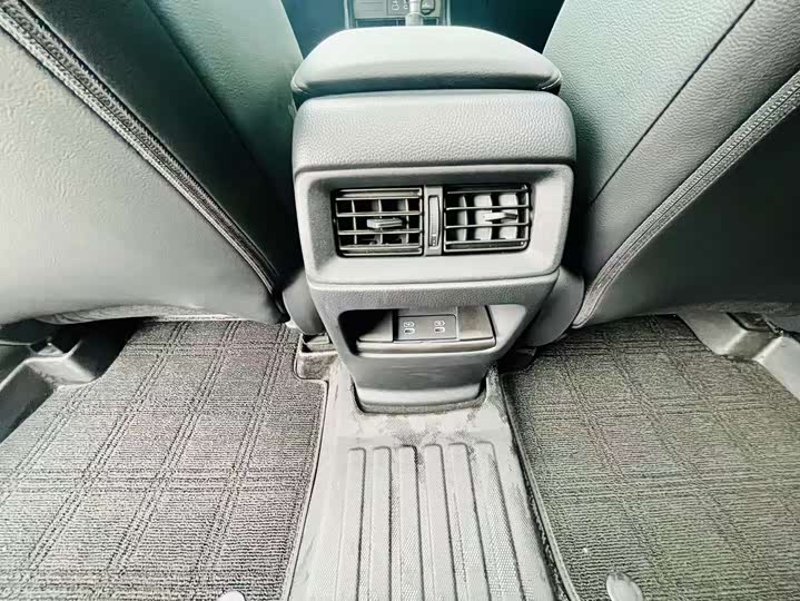 Honda Breeze 2025 2025款 240TURBO 两驱豪华版 5座