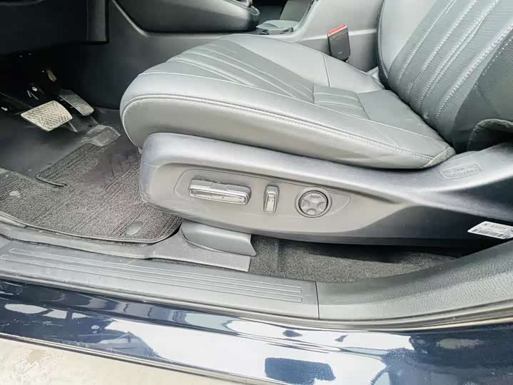 Honda Breeze 2025 2025款 240TURBO 两驱豪华版 5座