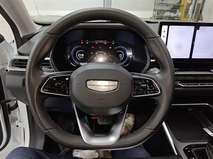 Geely Emgrand 2025 2025款 第4代 1.5L CVT尊贵型