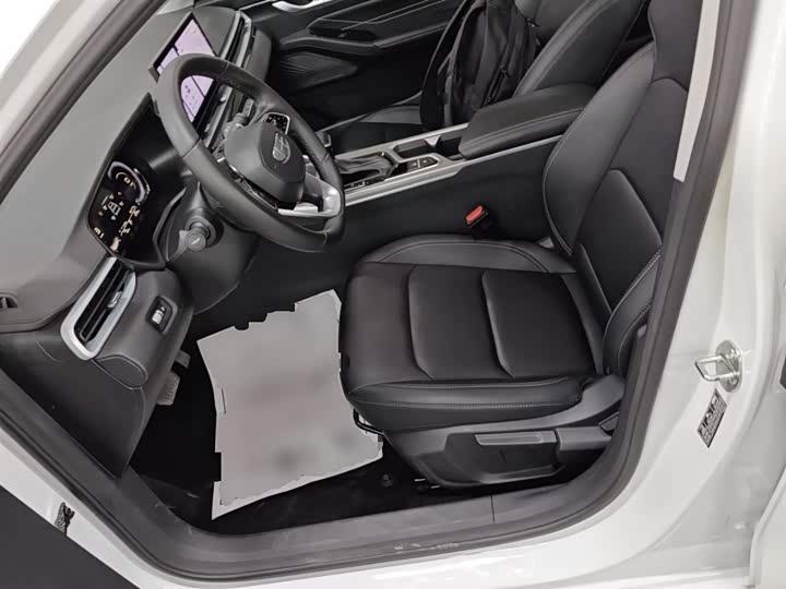 Geely Emgrand 2025 2025款 第4代 1.5L CVT尊贵型