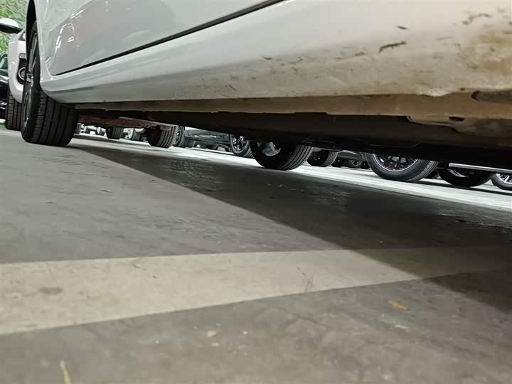 Geely Emgrand 2025 2025款 第4代 1.5L CVT尊贵型