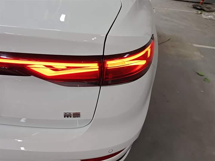 Geely Emgrand 2025 2025款 第4代 1.5L CVT尊贵型