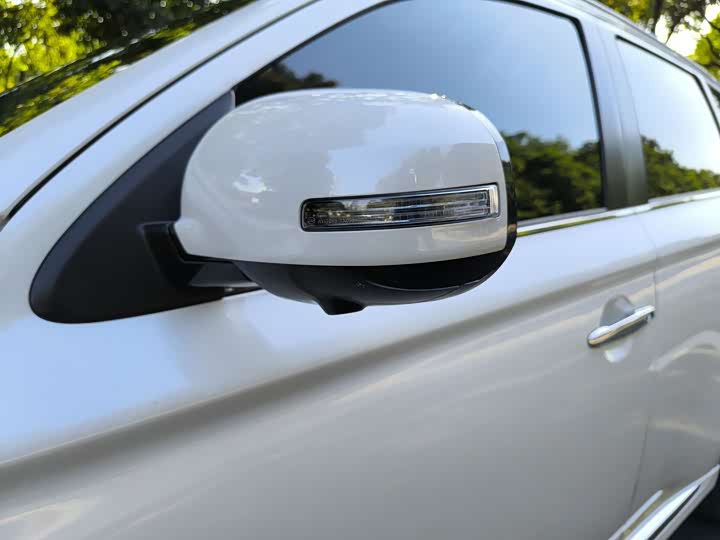 Mitsubishi Outlander 2021 2021款 2.4L 四驱致享版 7座