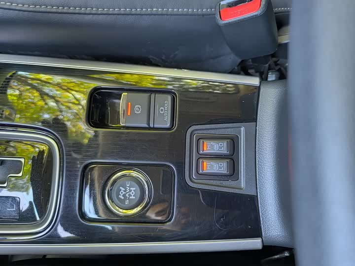 Mitsubishi Outlander 2021 2021款 2.4L 四驱致享版 7座