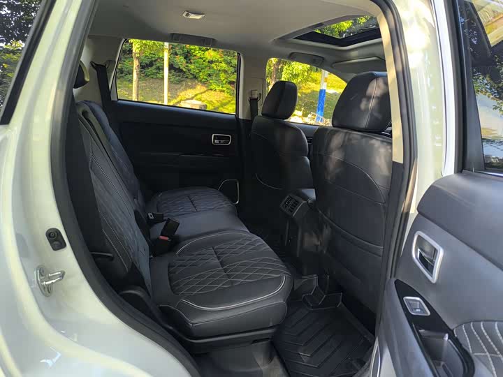 Mitsubishi Outlander 2021 2021款 2.4L 四驱致享版 7座