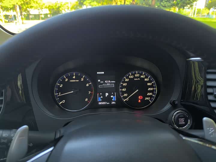 Mitsubishi Outlander 2021 2021款 2.4L 四驱致享版 7座