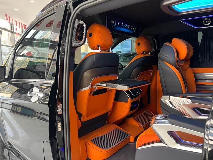 Mercedes-Benz Vito 2024 2024款 2.0T 商务版 7座