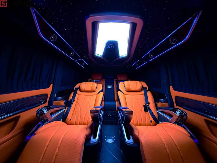 Mercedes-Benz Vito 2024 2024款 2.0T 商务版 7座