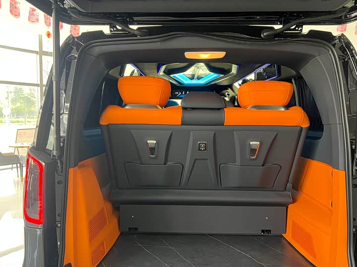 Mercedes-Benz Vito 2024 2024款 2.0T 商务版 7座