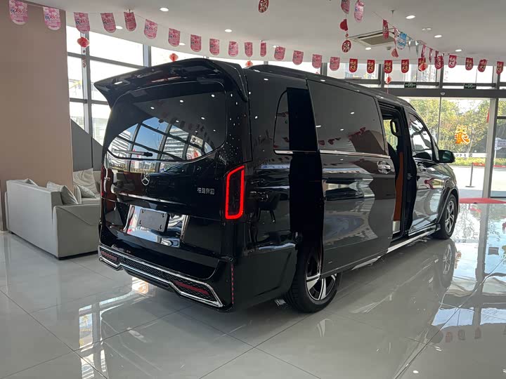 Mercedes-Benz Vito 2024 2024款 2.0T 商务版 7座