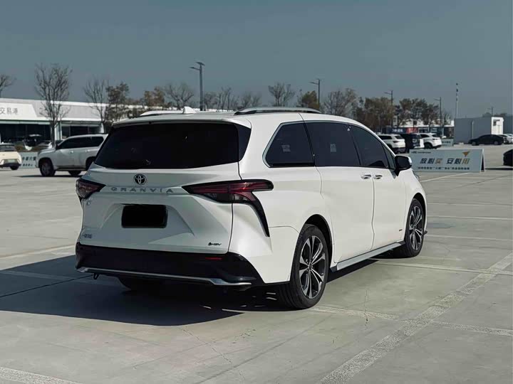 Toyota Granvia 2024 2024款 2.5L混动 尊贵PLUS版