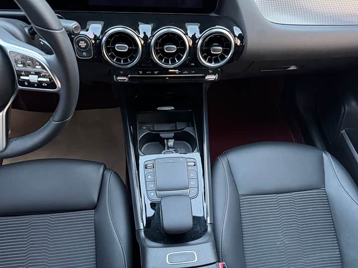 Mercedes-Benz B-Class 2022 2022款 B 180 时尚型