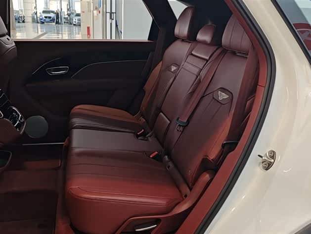 Bentley Bentayga 2024 2024款 4.0T V8 长轴距版