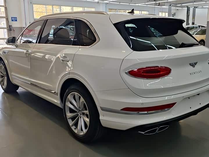 Bentley Bentayga 2024 2024款 4.0T V8 长轴距版