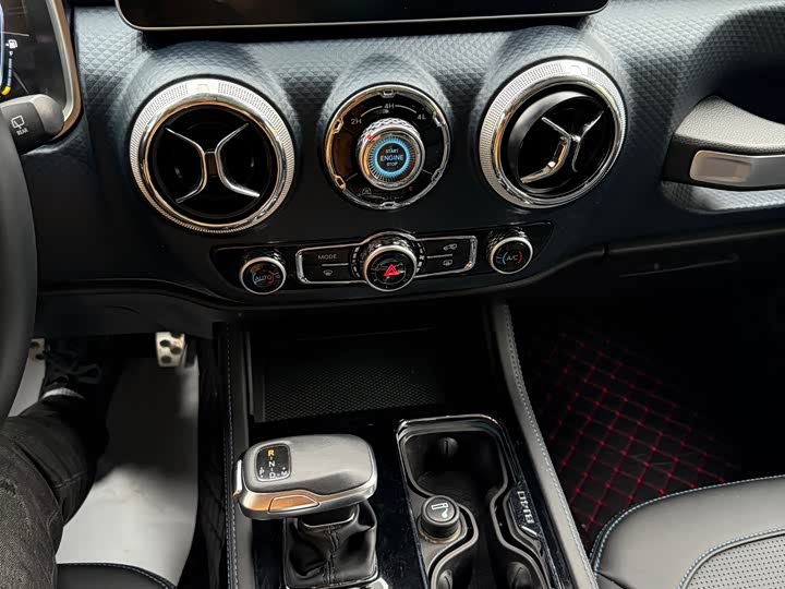 BAIC Beijing BJ40 2024 2024款 2.0D 刀锋英雄荣耀版