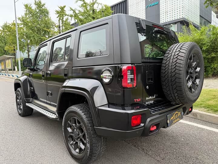 BAIC Beijing BJ40 2024 2024款 2.0D 刀锋英雄荣耀版