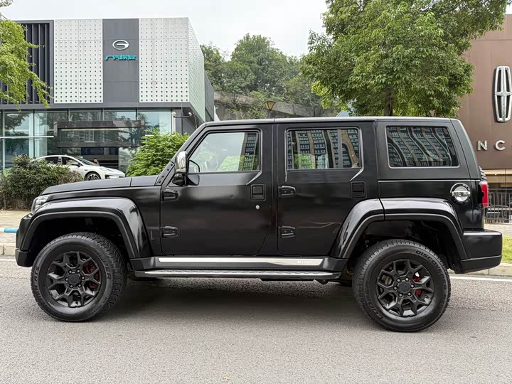 BAIC Beijing BJ40 2024 2024款 2.0D 刀锋英雄荣耀版