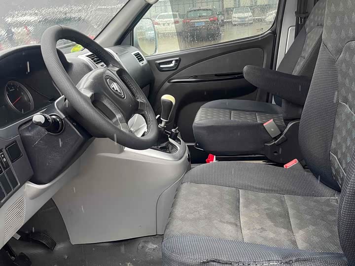 Foton G5 2021 2021款 2.0L汽油商运版5座多用途乘用车1TZS