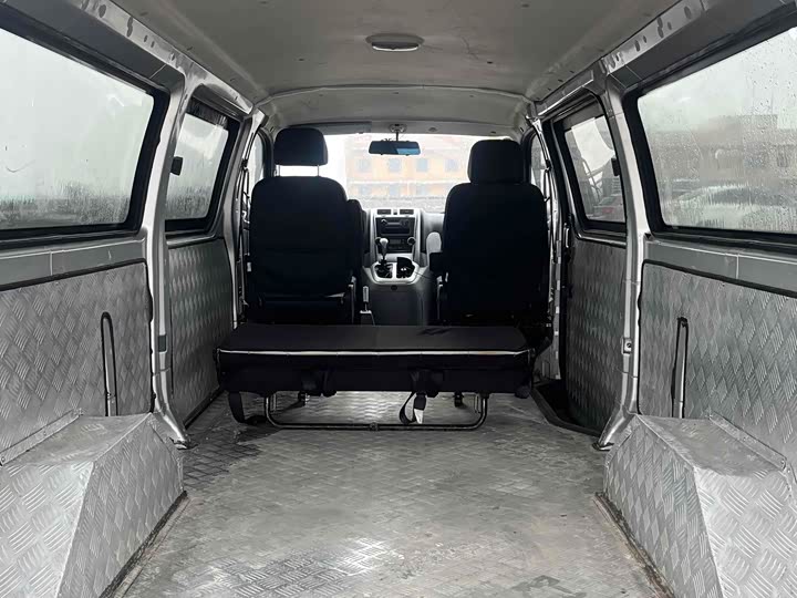 Foton G5 2021 2021款 2.0L汽油商运版5座多用途乘用车1TZS