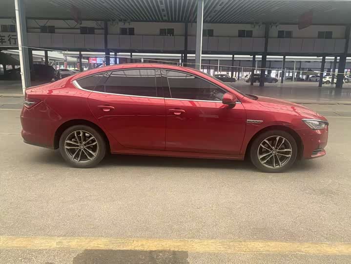 BYD Qin Pro 2020 2020款 超越版 1.5TI 自动尊贵型