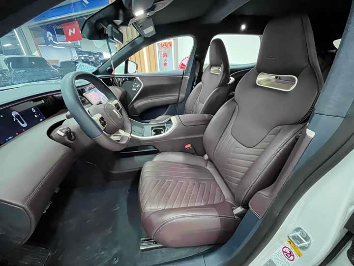 Avatr 11 2023 2023款 鸿蒙 116度 后驱版