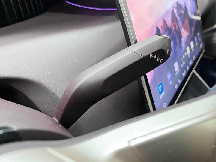 Avatr 11 2023 2023款 鸿蒙 116度 后驱版