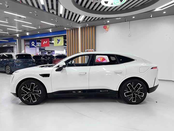 Avatr 11 2023 2023款 鸿蒙 116度 后驱版