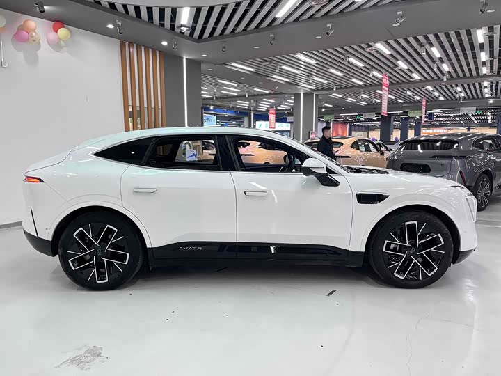 Avatr 11 2023 2023款 鸿蒙 116度 后驱版