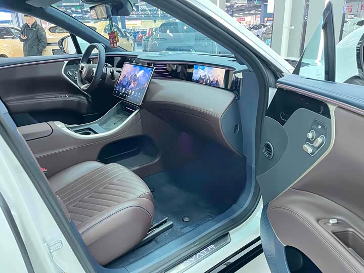 Avatr 11 2023 2023款 鸿蒙 116度 后驱版