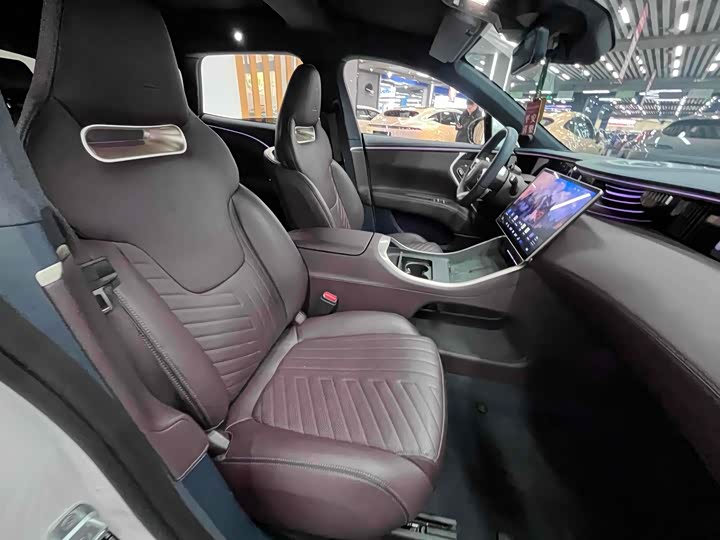 Avatr 11 2023 2023款 鸿蒙 116度 后驱版