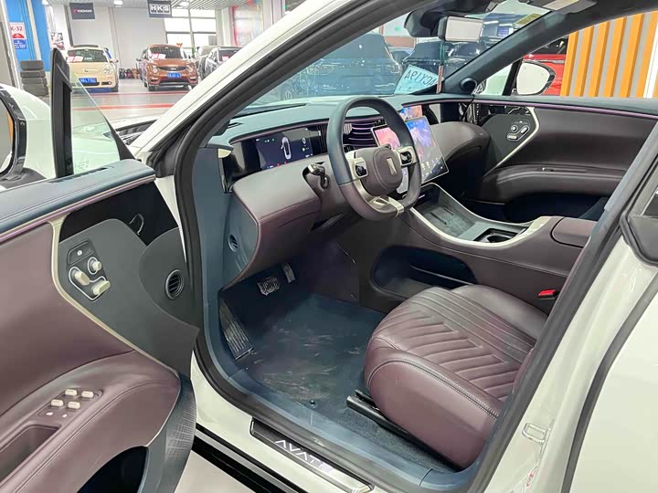 Avatr 11 2023 2023款 鸿蒙 116度 后驱版