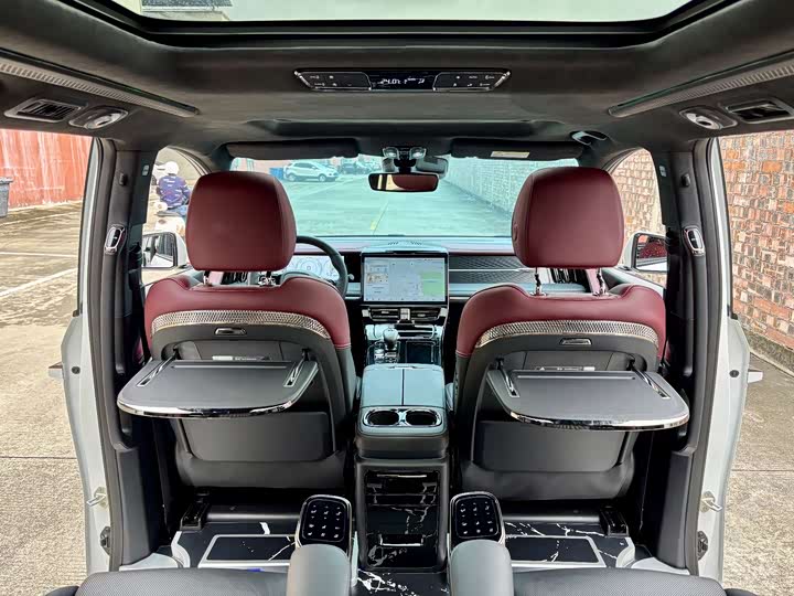 GAC Trumpchi M8 2024 2024款 宗师系列 双擎 旗舰版