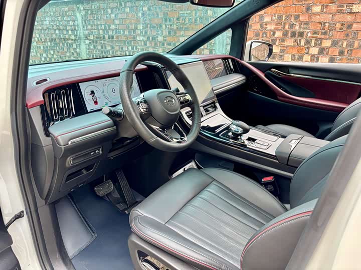 GAC Trumpchi M8 2024 2024款 宗师系列 双擎 旗舰版